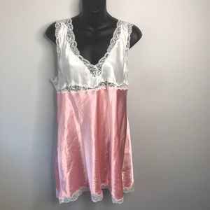 Oscar de la renta lace pink and white teddy sz m